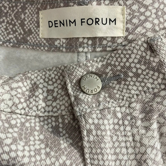 Aritzia Denim Forum Lola Jeans High-Rise Skinny Crop Snake Print White Size 26 - Picture 8 of 12